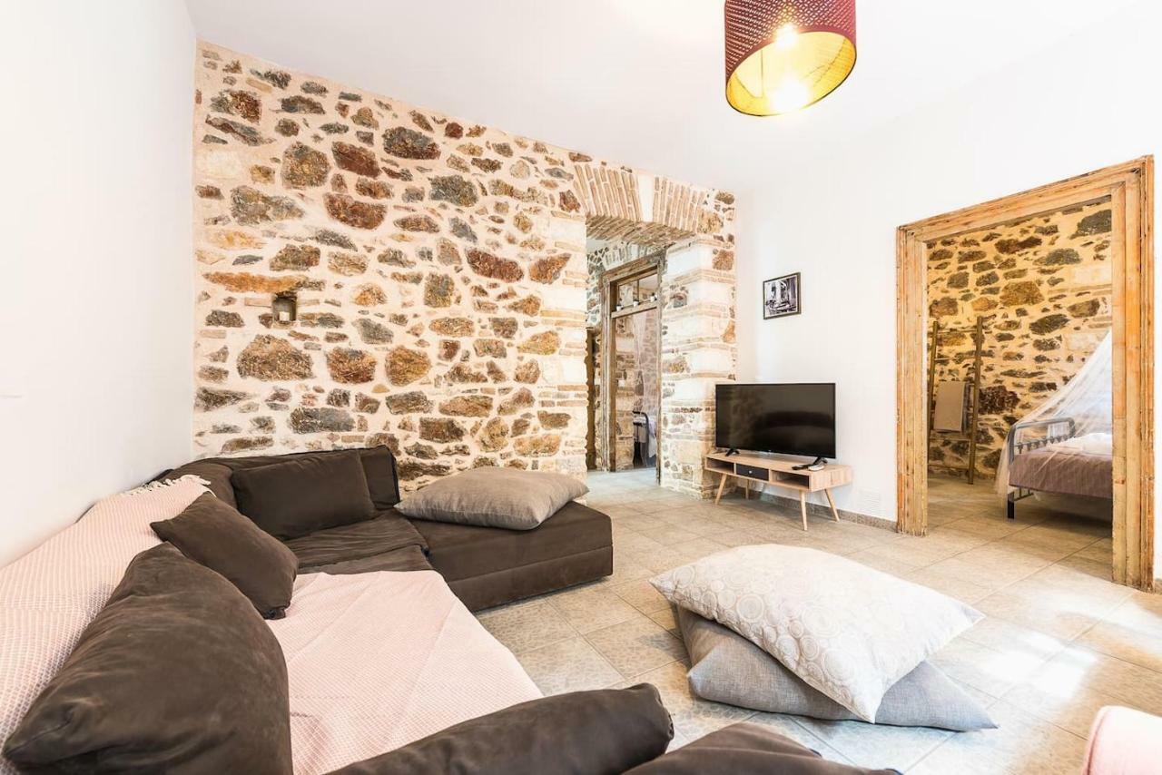 Apartamento Stone House Under Acropolis Atenas Exterior foto