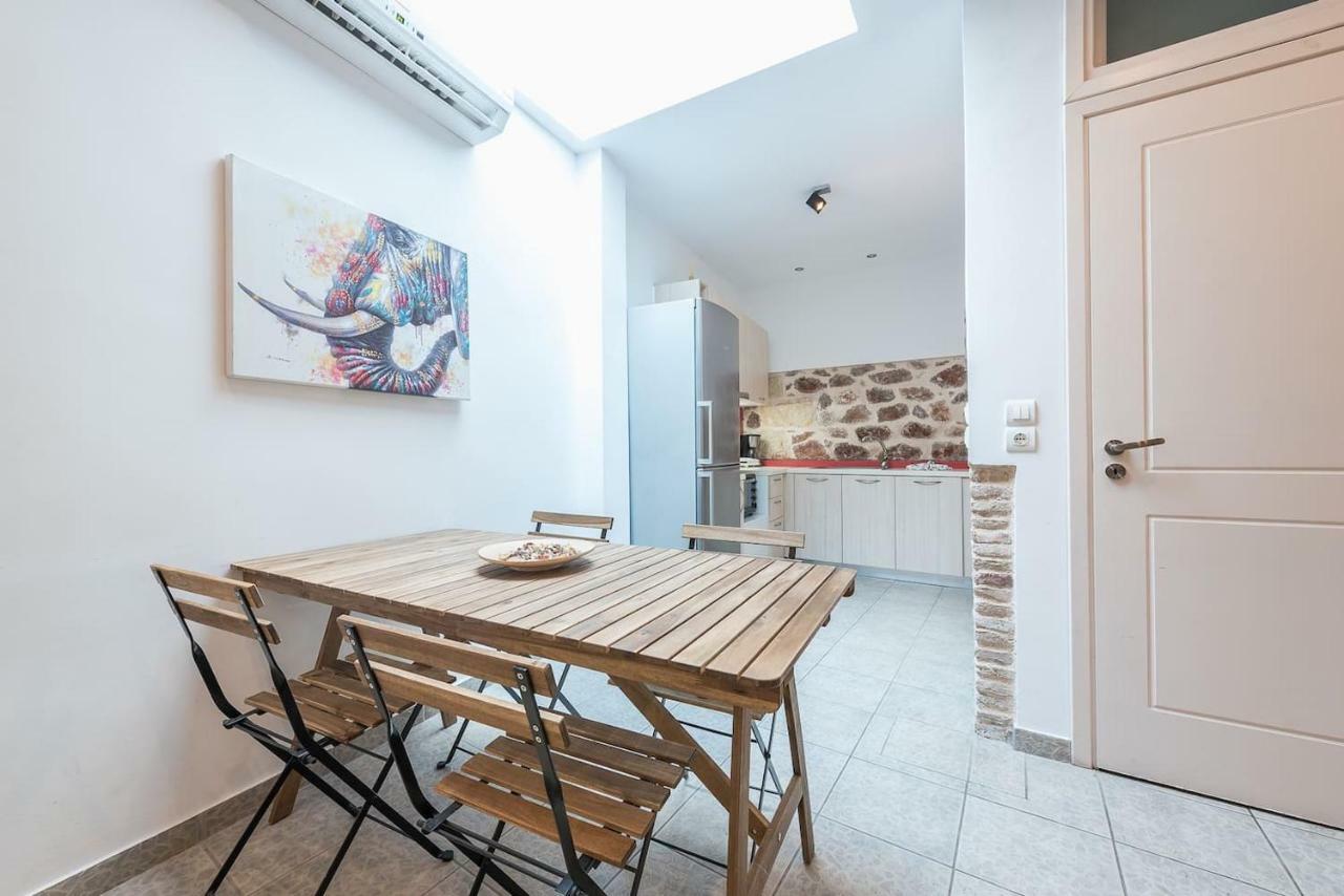 Apartamento Stone House Under Acropolis Atenas Exterior foto
