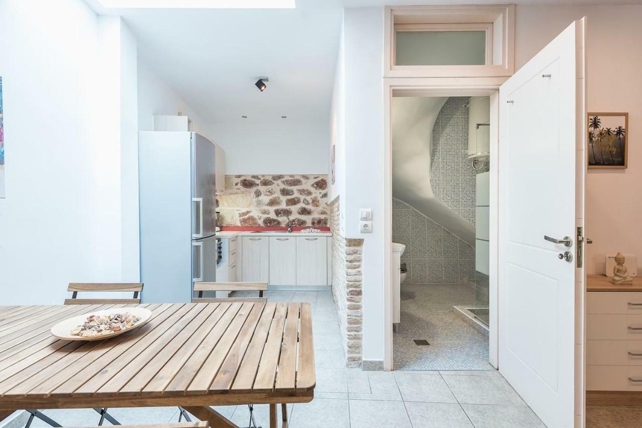 Apartamento Stone House Under Acropolis Atenas Exterior foto